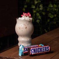 شیک Snickers عکس